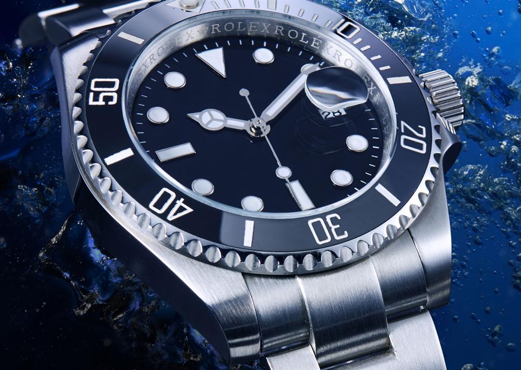 Dive watch
