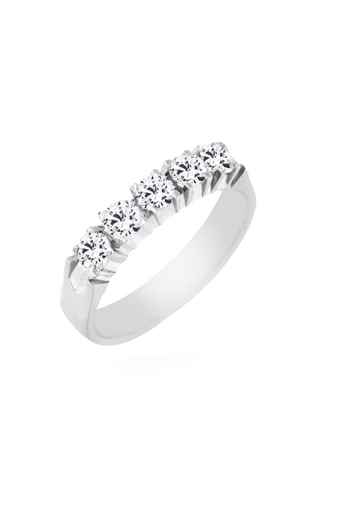 Elegant White Gold K18 Ring with Diamonds
